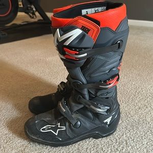 Alpinestars tech 7 motocross boots.